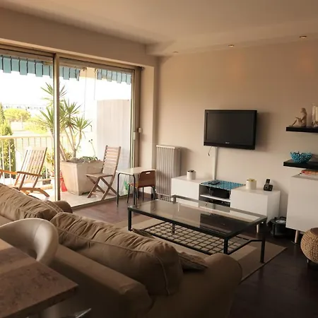 Sleeps 6 Pool Air Con Wifi * Cannes