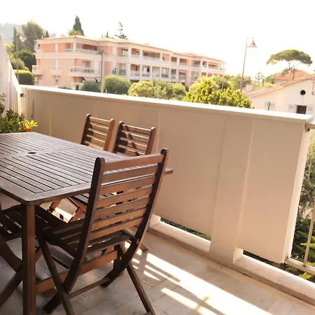Apartment Sleeps 6 Pool Air Con Wifi Cannes