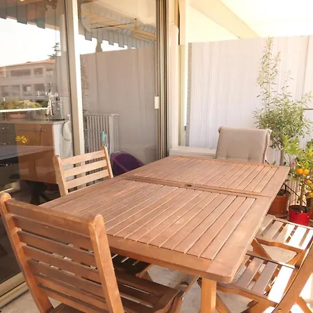 Sleeps 6 Pool Air Con Wifi Apartment Cannes
