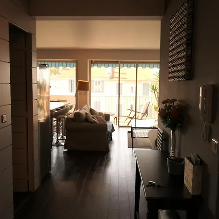 Sleeps 6 Pool Air Con Wifi